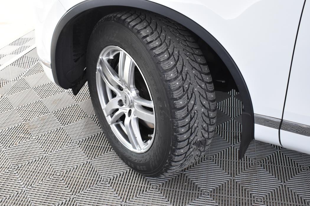 VOLKSWAGEN Touareg 2016