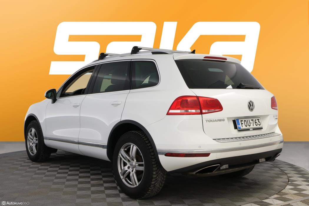VOLKSWAGEN Touareg 2016