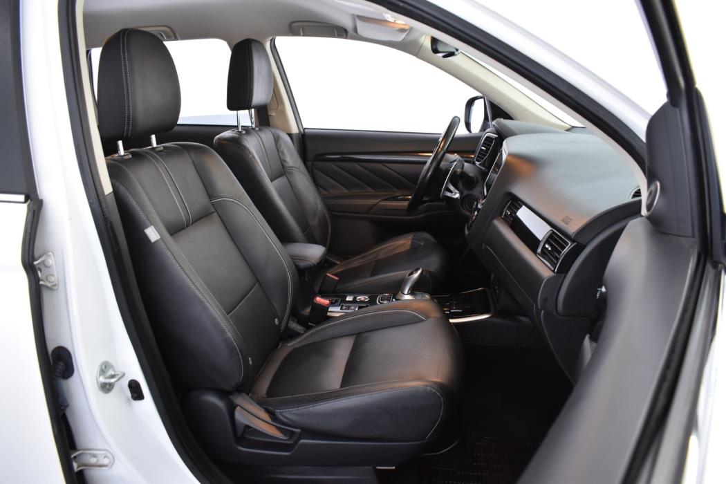 MITSUBISHI OUTLANDER PHEV 2018