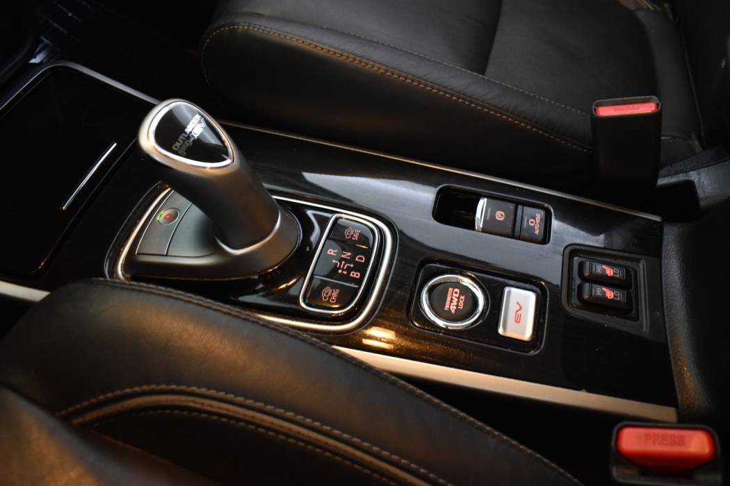 MITSUBISHI OUTLANDER PHEV 2018