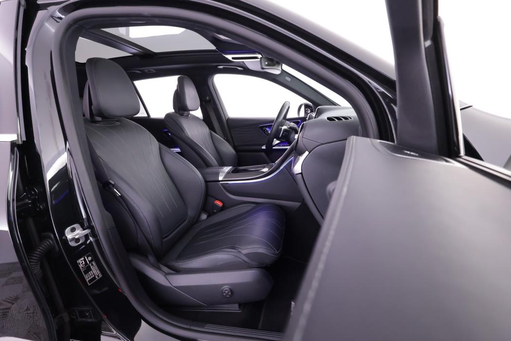 MERCEDES-BENZ GLC 2023