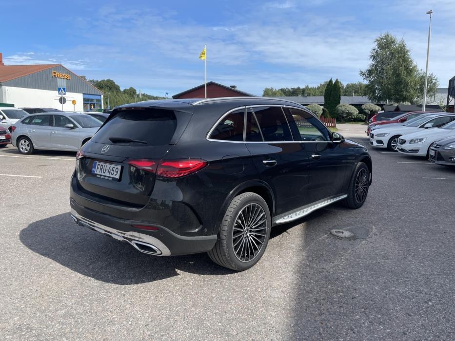 MERCEDES-BENZ GLC 2023