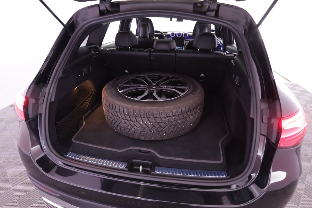 MERCEDES-BENZ GLC 2023