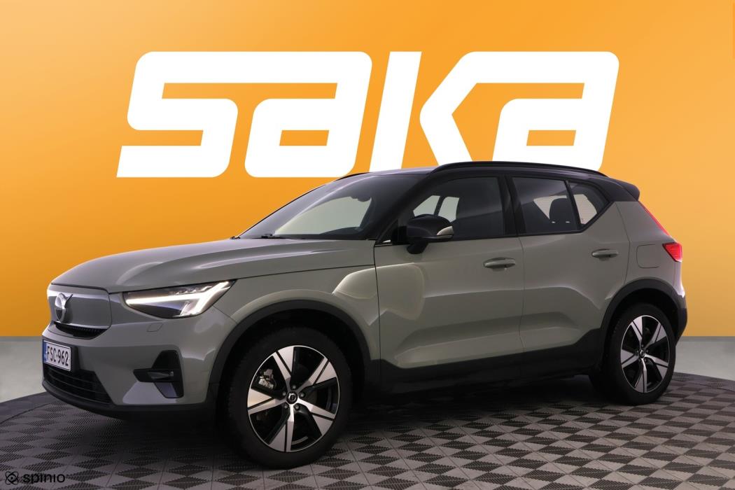 VOLVO XC40 2024
