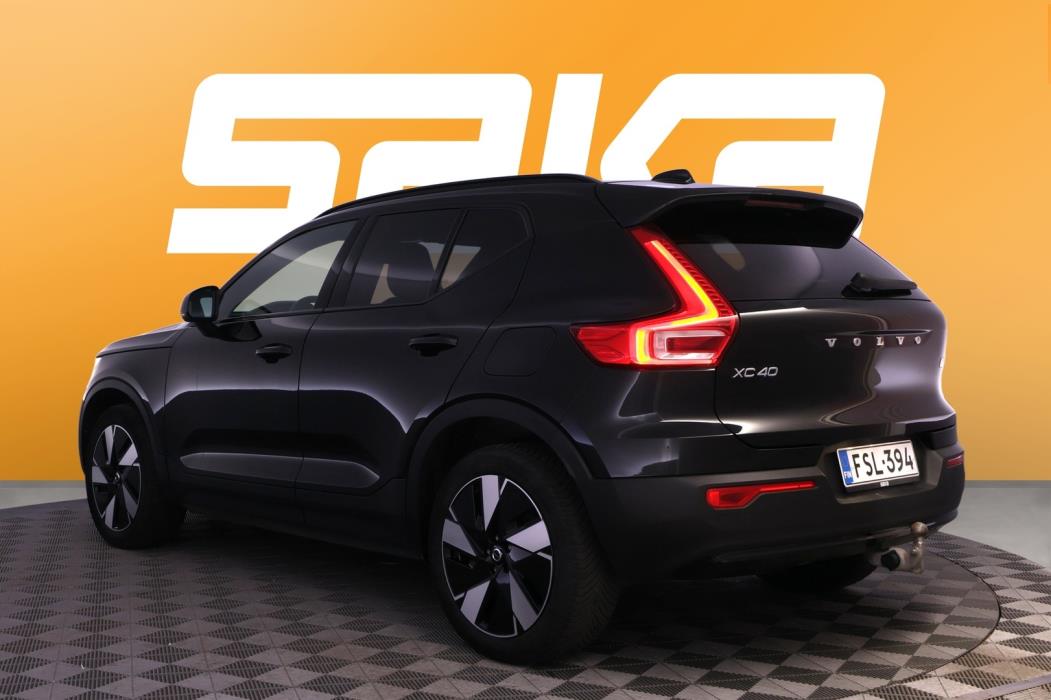 VOLVO XC40 2024