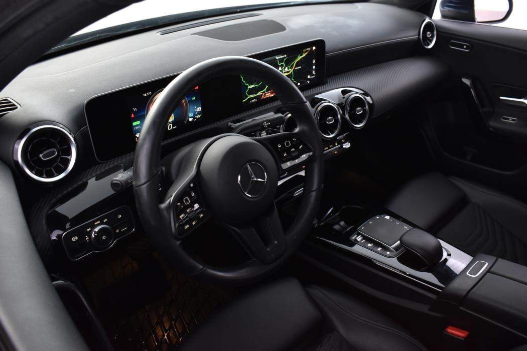MERCEDES-BENZ A 2021