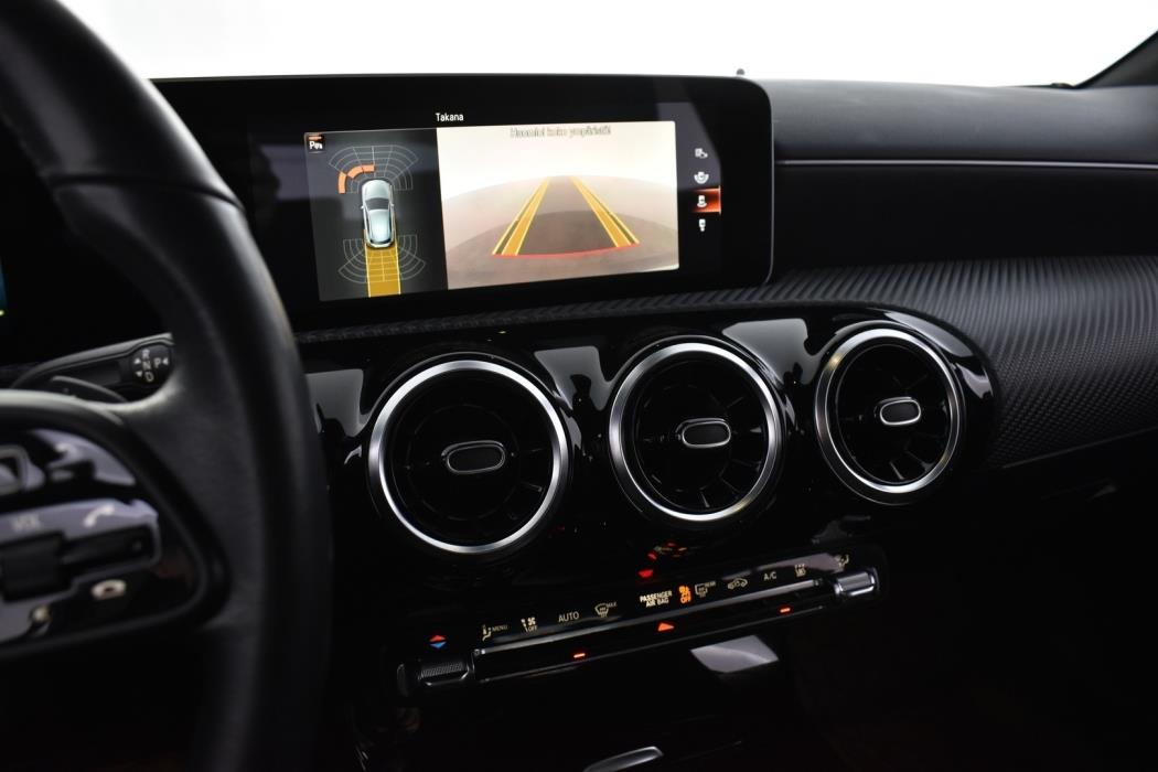 MERCEDES-BENZ A 2021