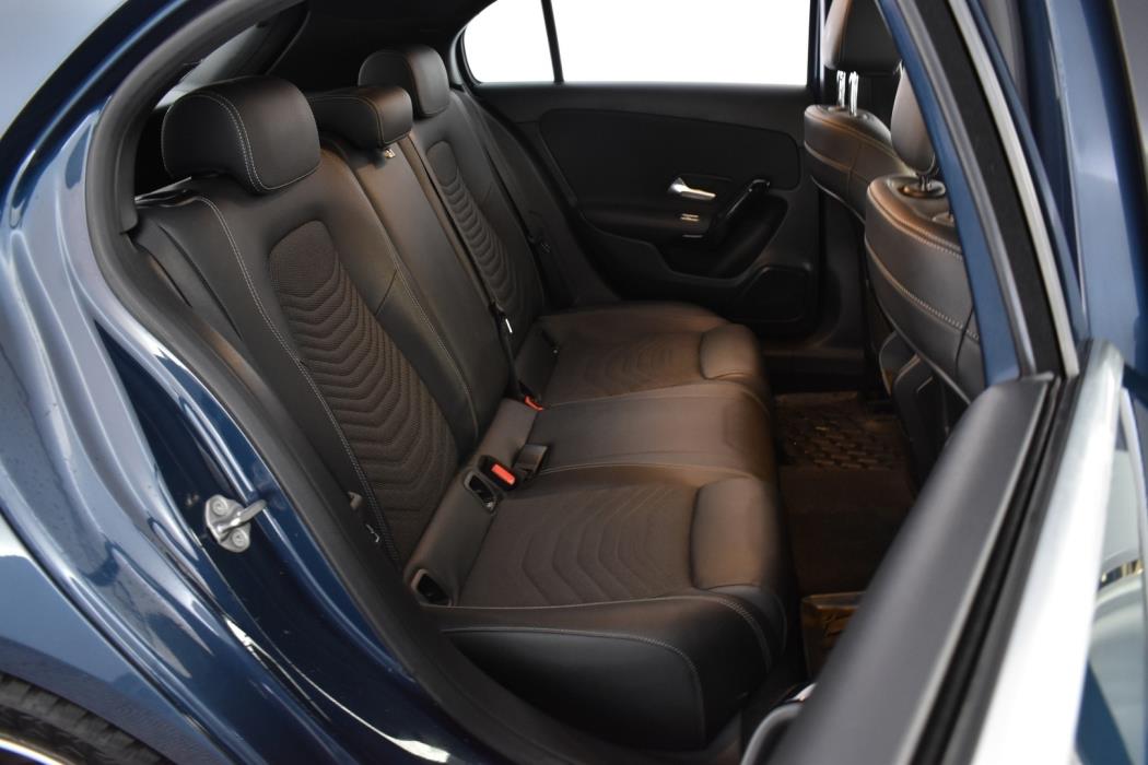 MERCEDES-BENZ A 2021