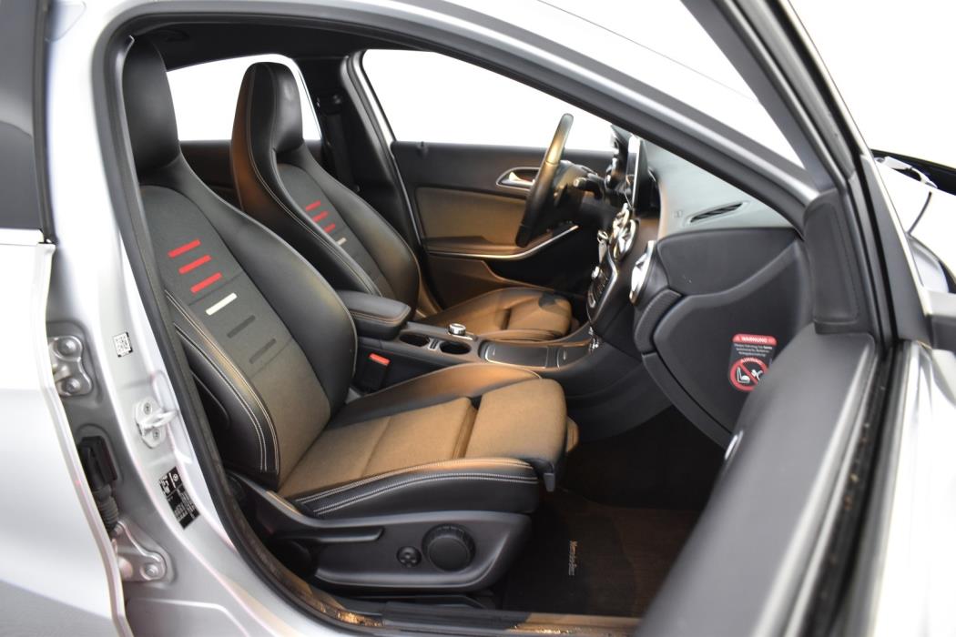 MERCEDES-BENZ A 2016