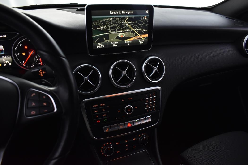 MERCEDES-BENZ A 2016