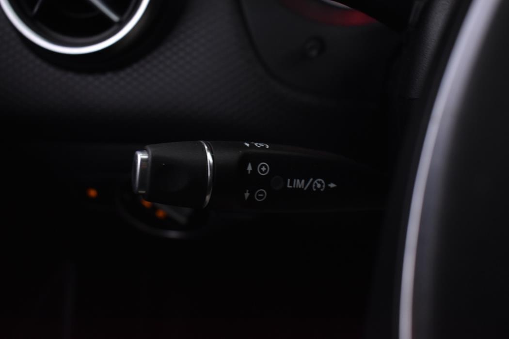 MERCEDES-BENZ A 2016