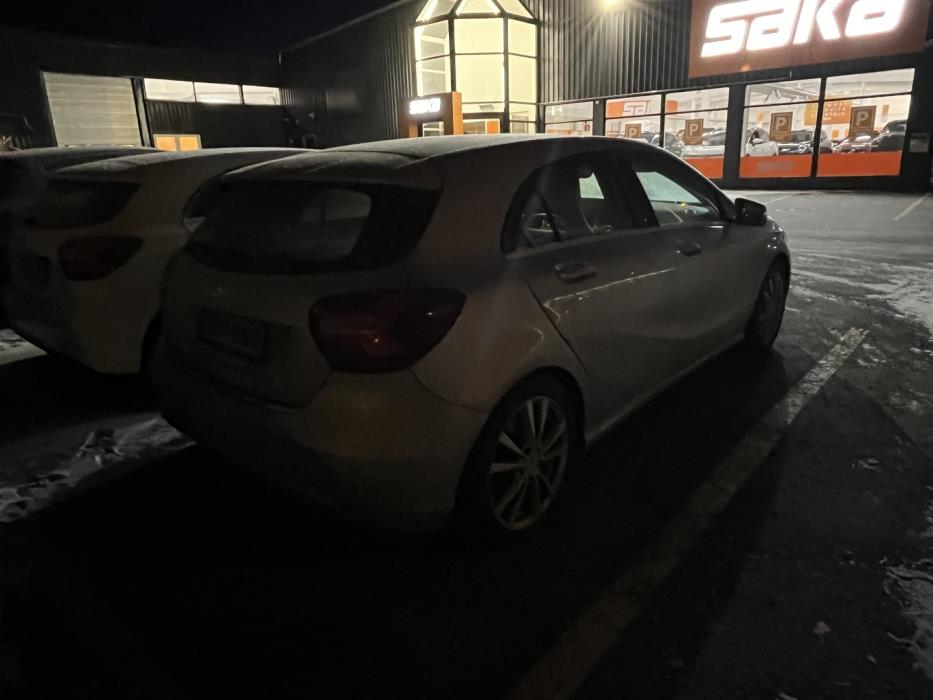 MERCEDES-BENZ A 2016