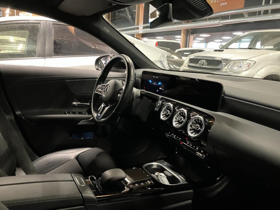 MERCEDES-BENZ CLA 2023