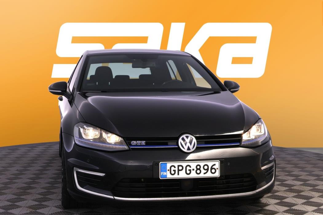 VOLKSWAGEN Golf 2016