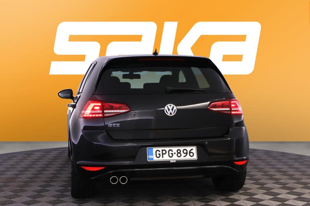 VOLKSWAGEN Golf 2016