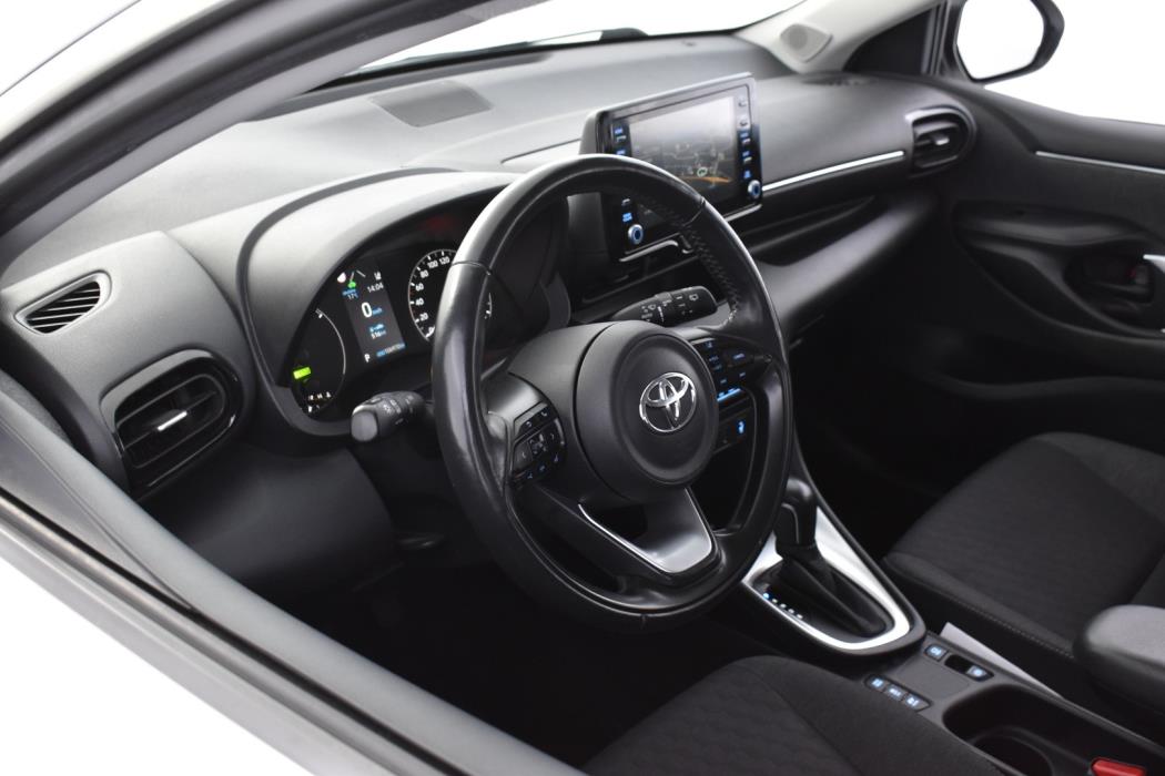 TOYOTA Yaris 2021