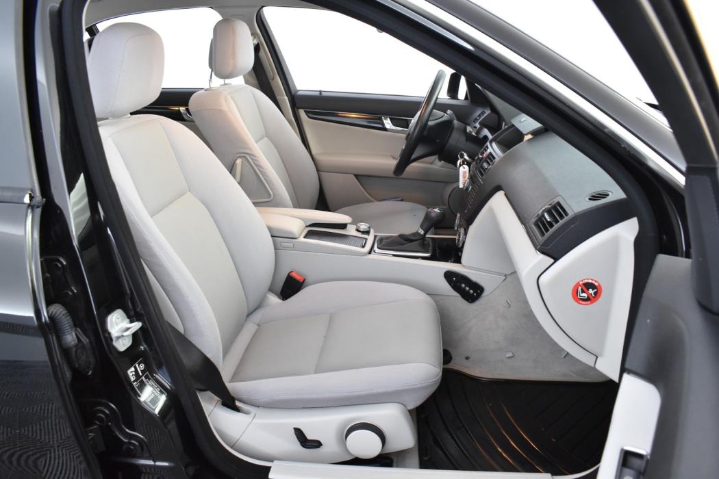 MERCEDES-BENZ C 2009