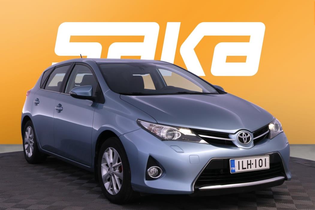 TOYOTA Auris 2013