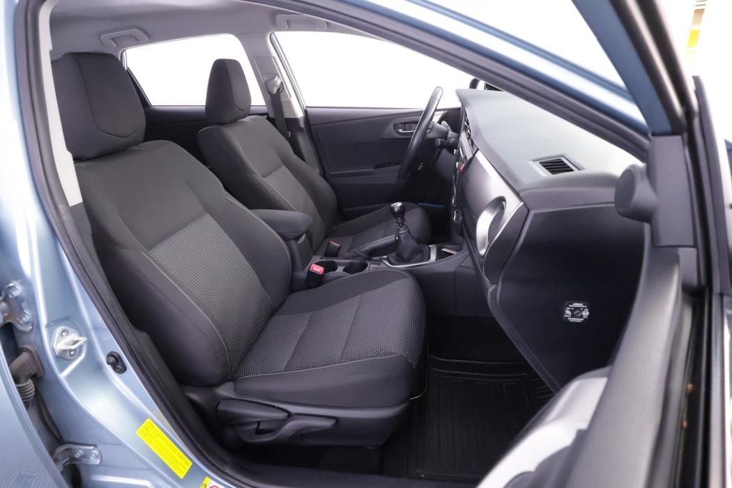 TOYOTA Auris 2013