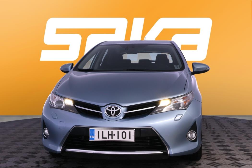 TOYOTA Auris 2013