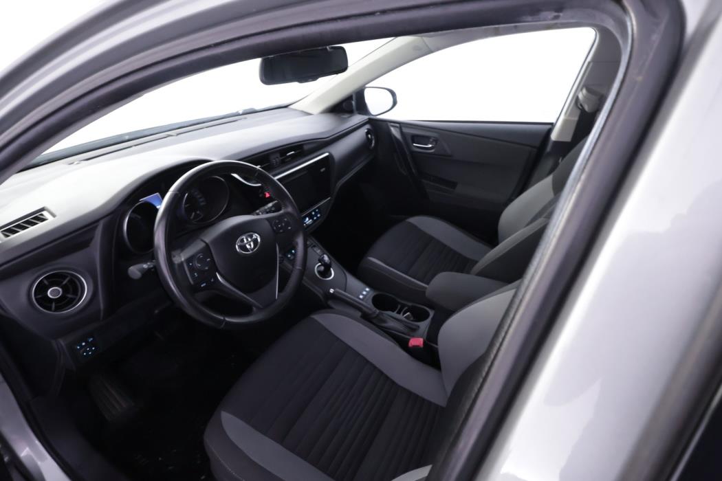 TOYOTA Auris 2016
