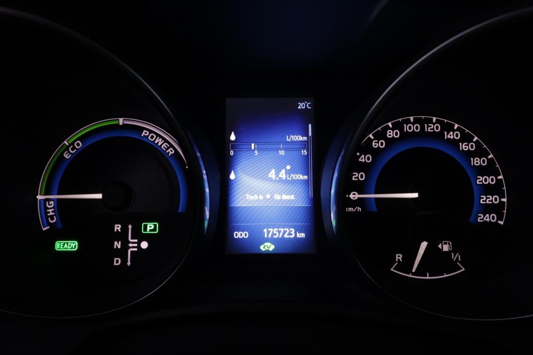 TOYOTA Auris 2016