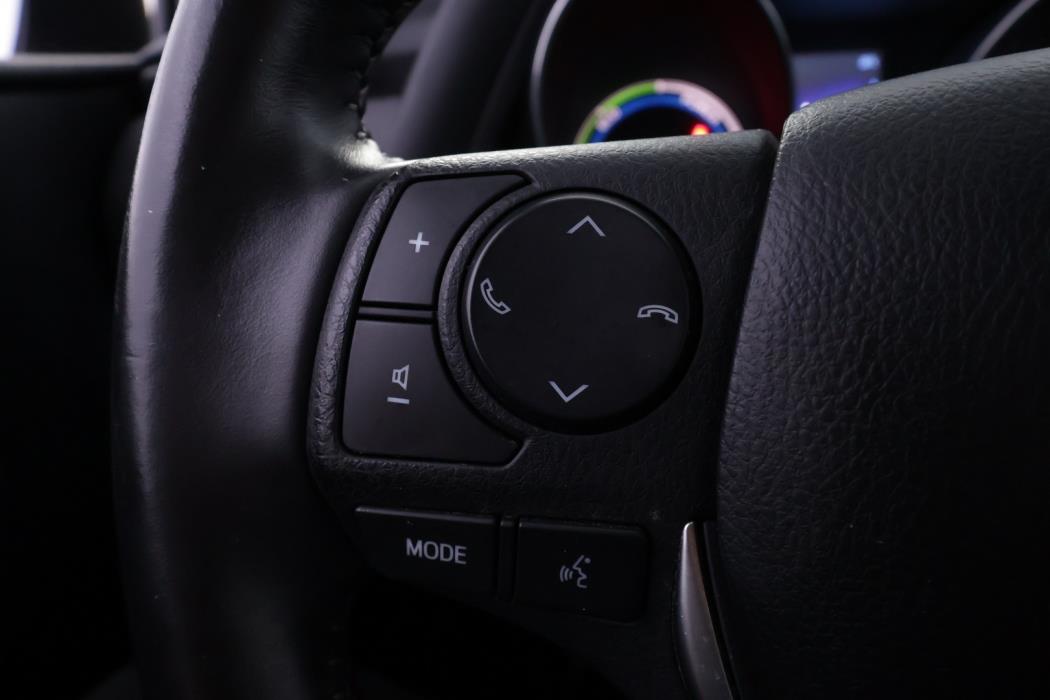 TOYOTA Auris 2016