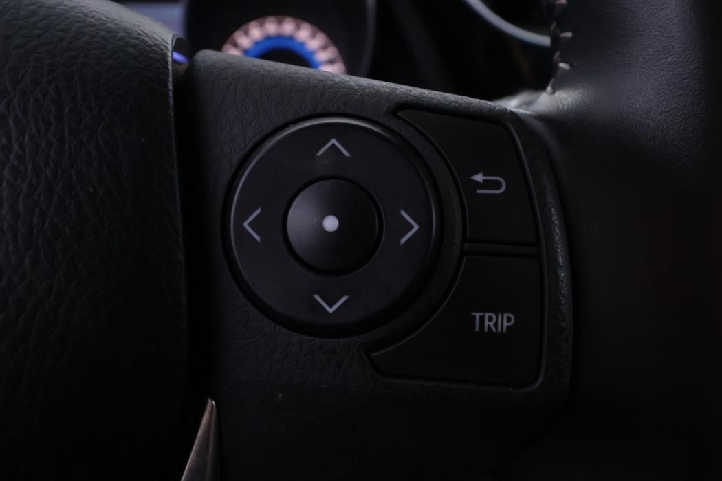 TOYOTA Auris 2016