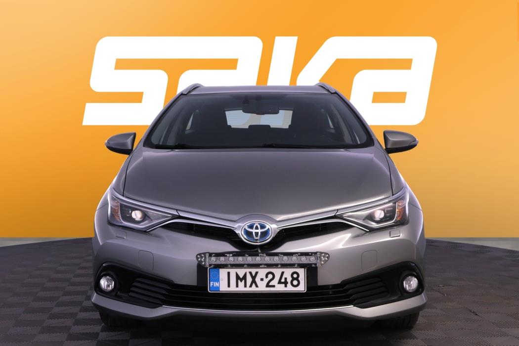 TOYOTA Auris 2016