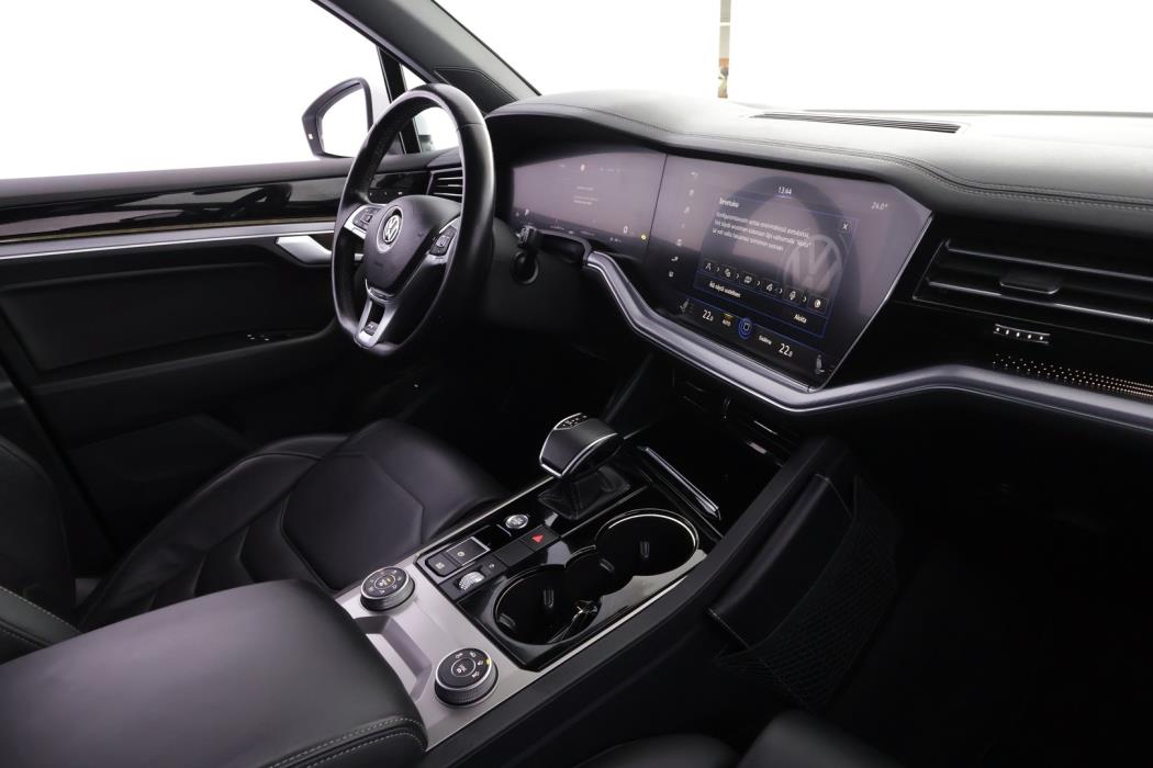VOLKSWAGEN Touareg 2019