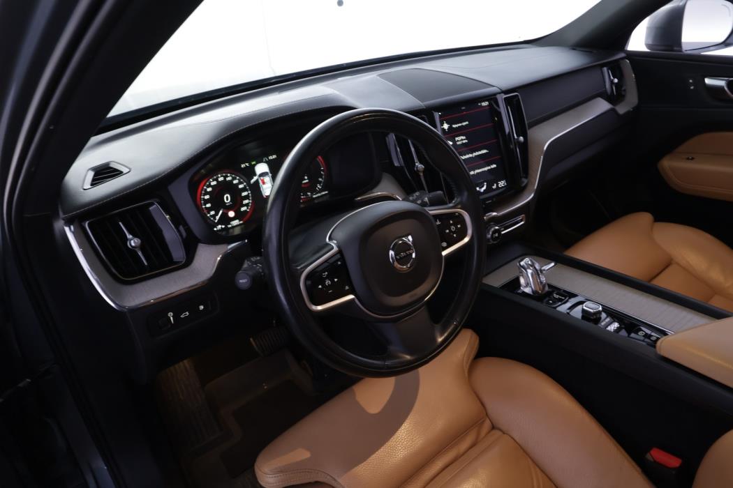 VOLVO XC60 2019