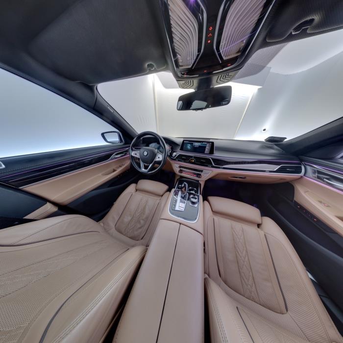 BMW 745 2020