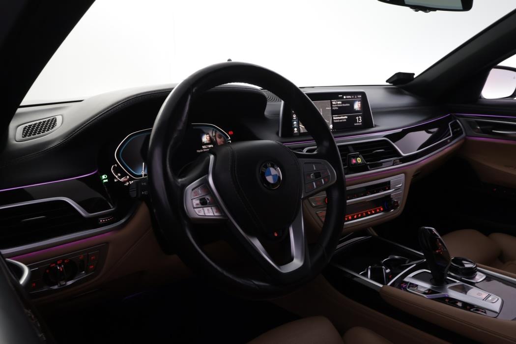 BMW 745 2020