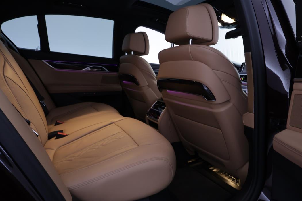 BMW 745 2020