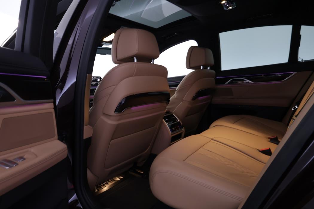 BMW 745 2020