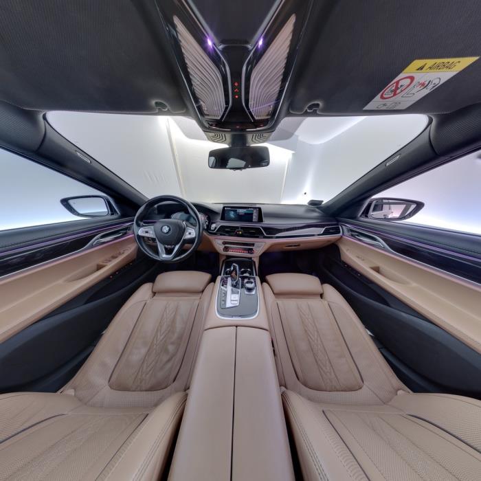 BMW 745 2020