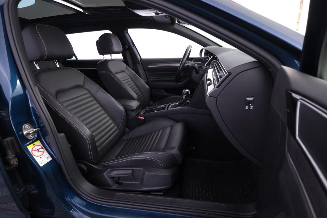 VOLKSWAGEN Passat 2022