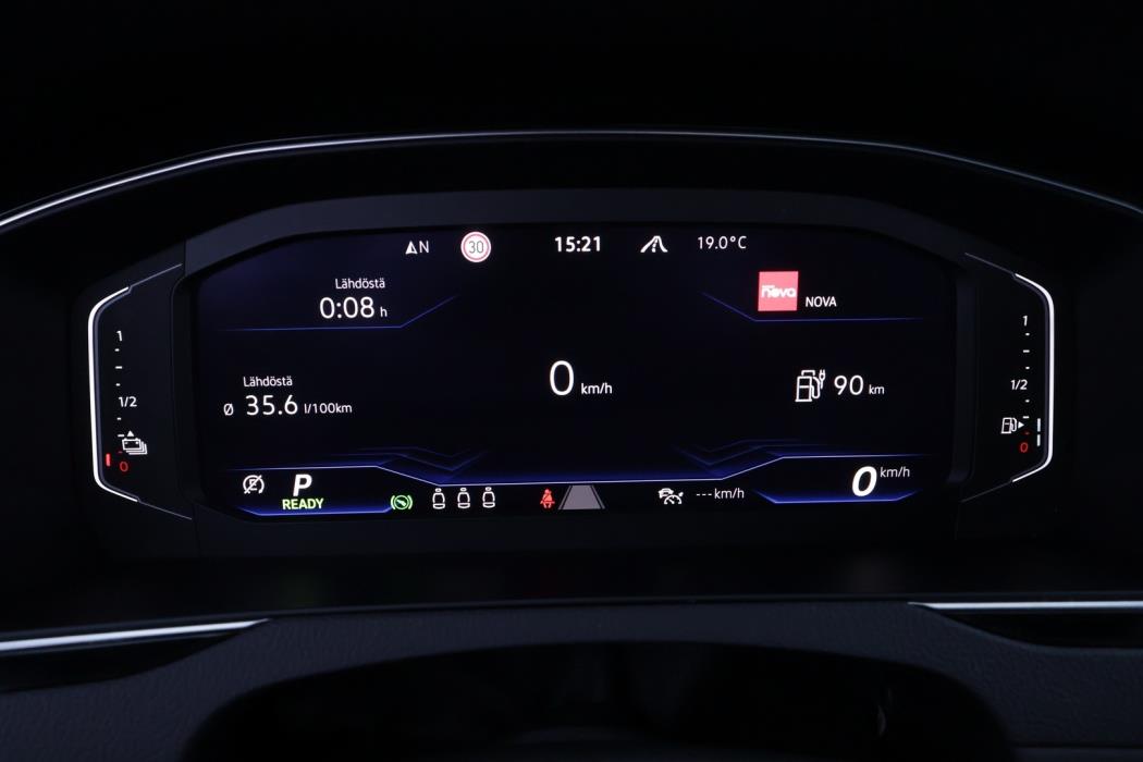 VOLKSWAGEN Passat 2022