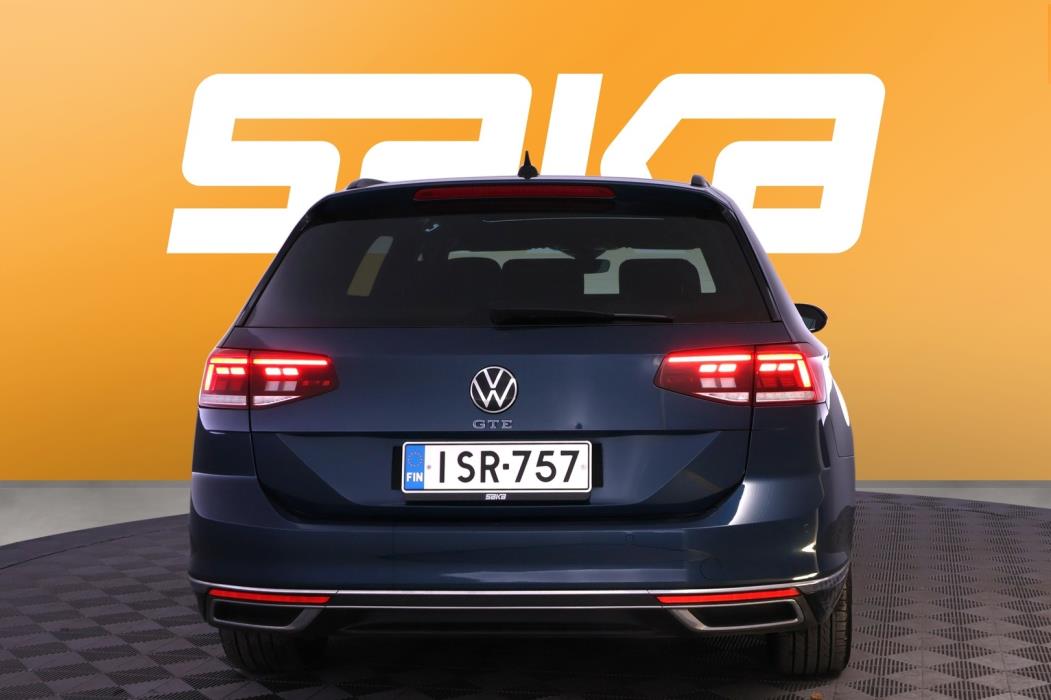 VOLKSWAGEN Passat 2022