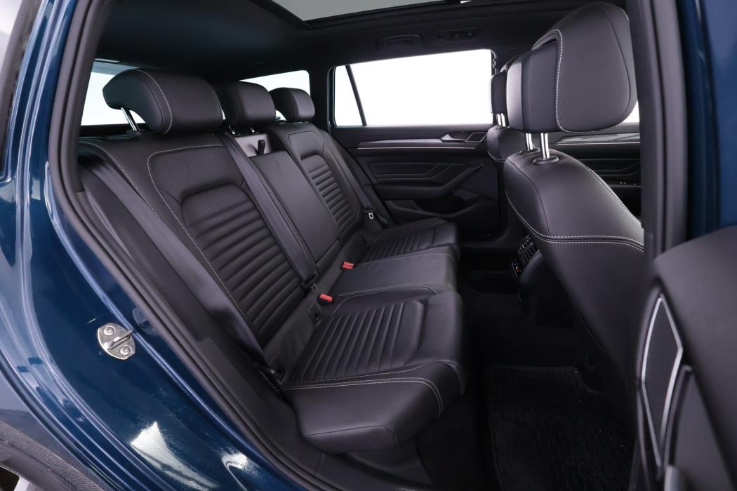 VOLKSWAGEN Passat 2022