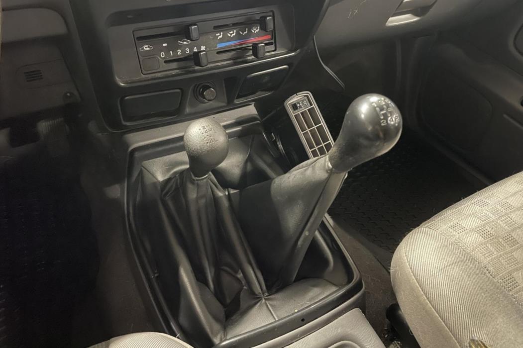 NISSAN KING CAB 2003