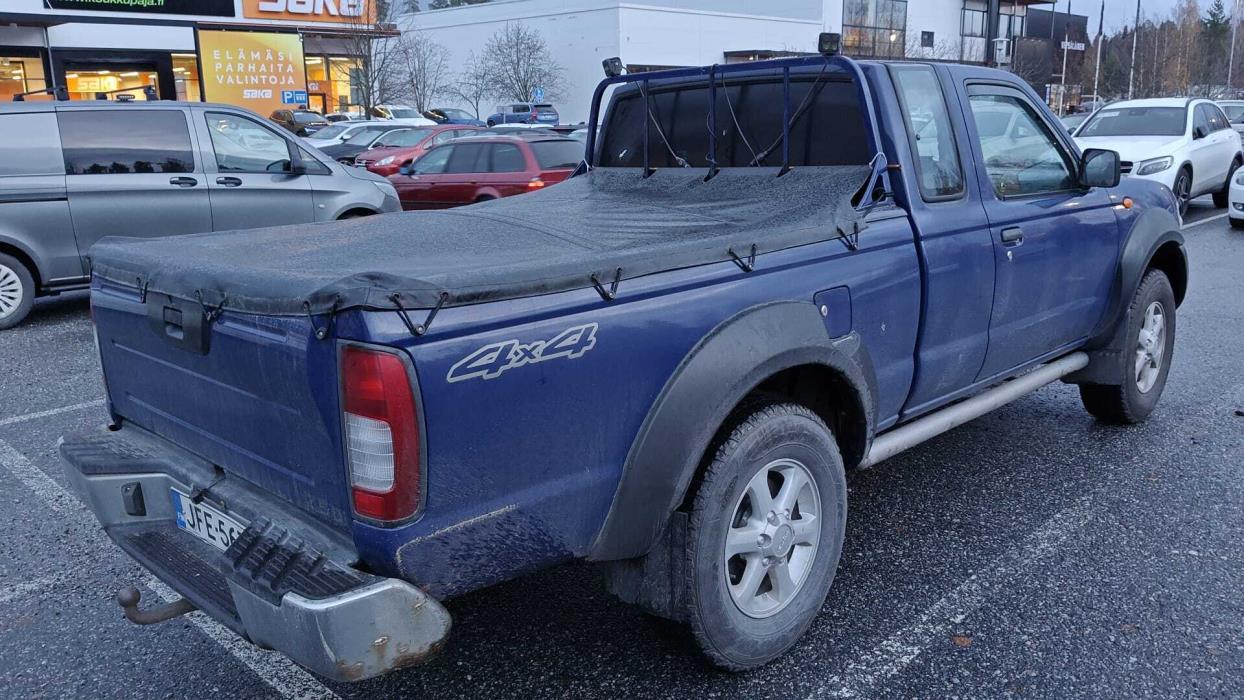 NISSAN KING CAB 2003