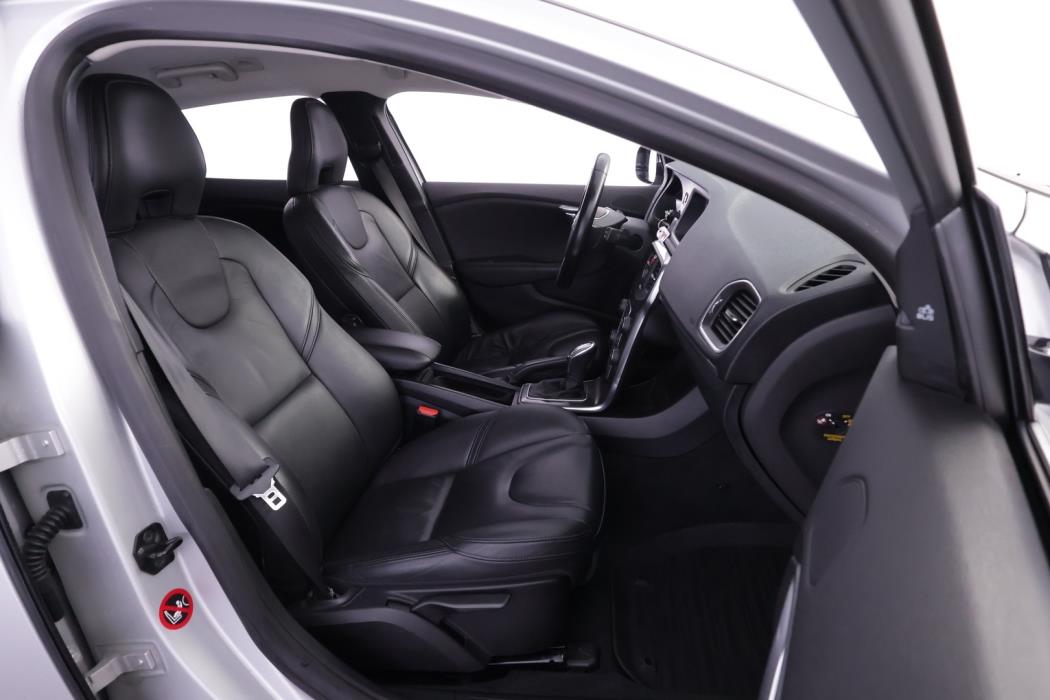 VOLVO V40 2013