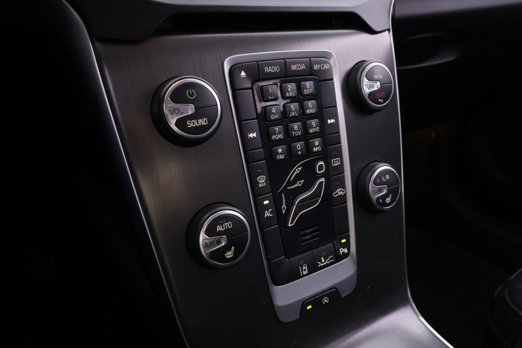 VOLVO V40 2013