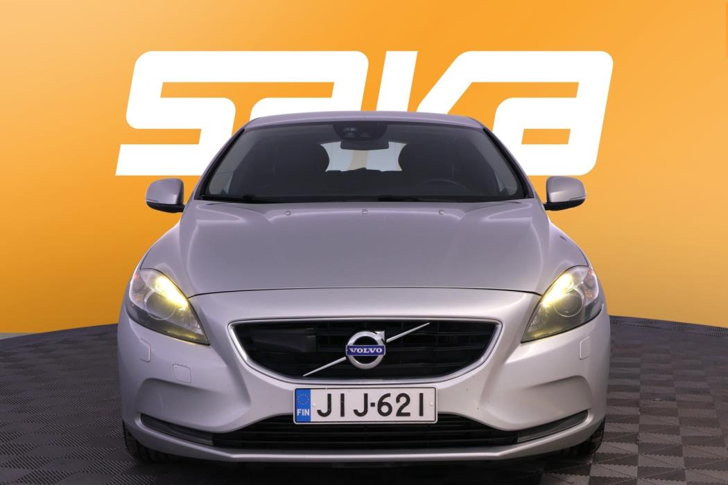 VOLVO V40 2013