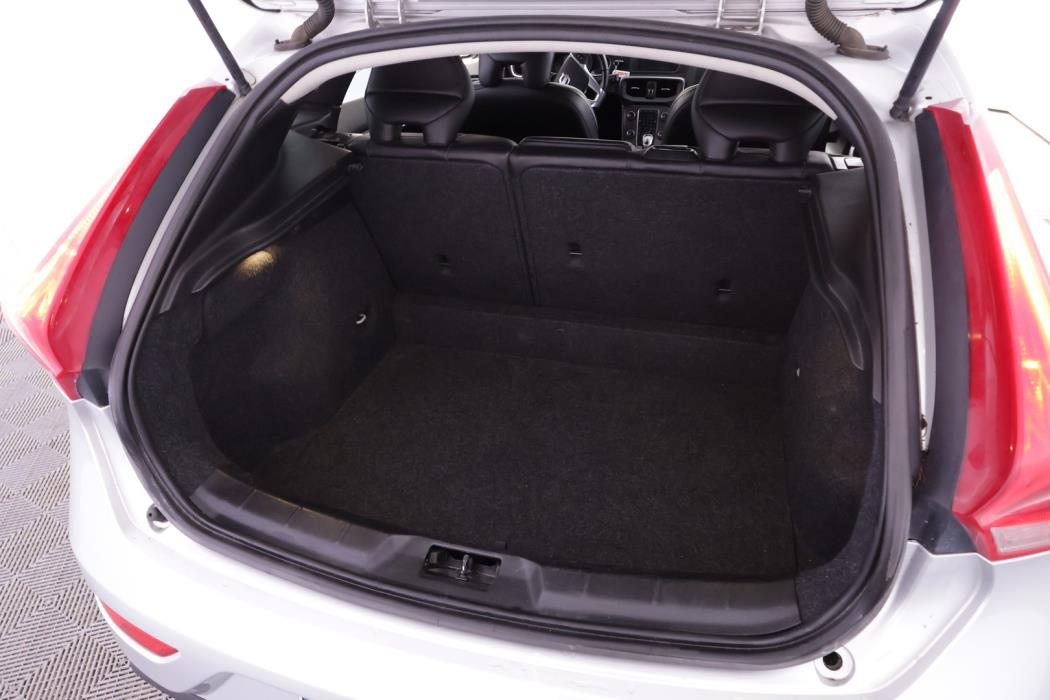 VOLVO V40 2013