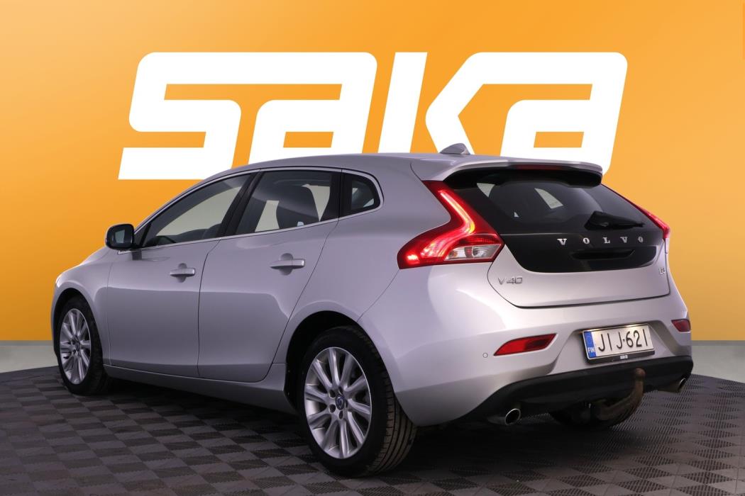 VOLVO V40 2013