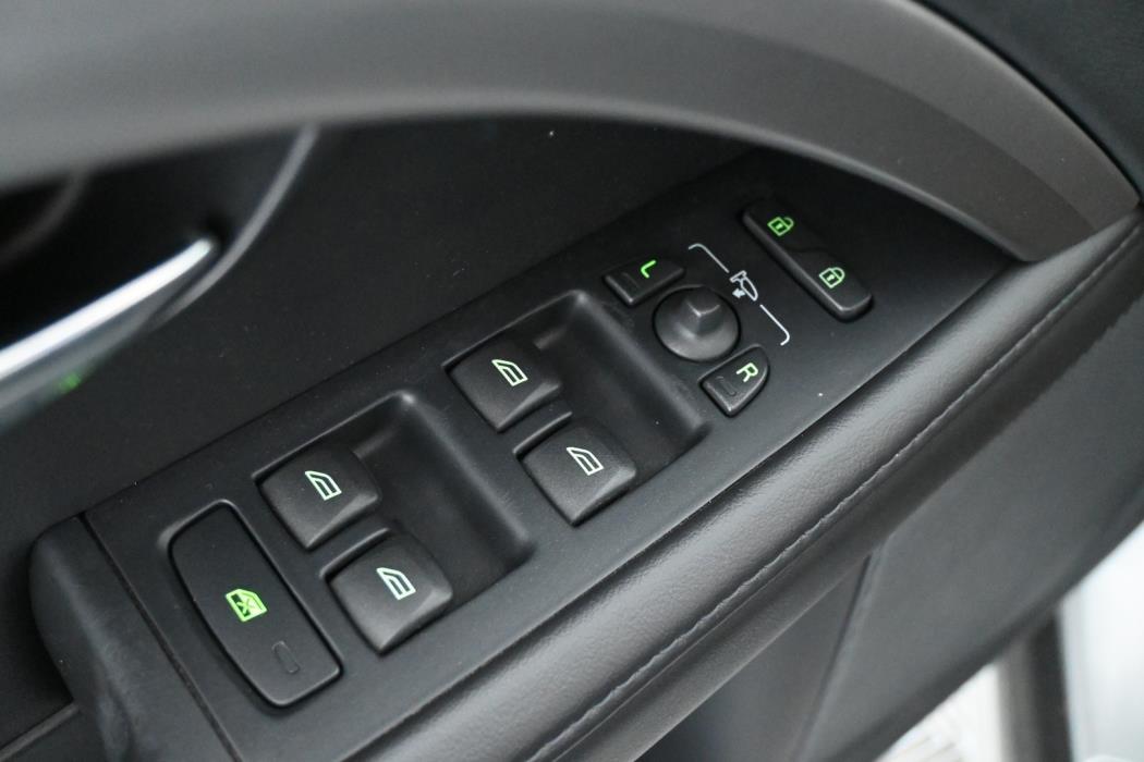 VOLVO V70 2013