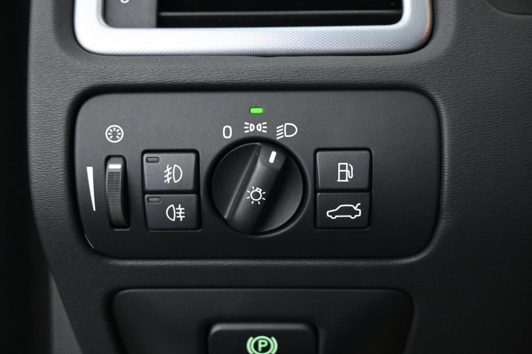 VOLVO V70 2013