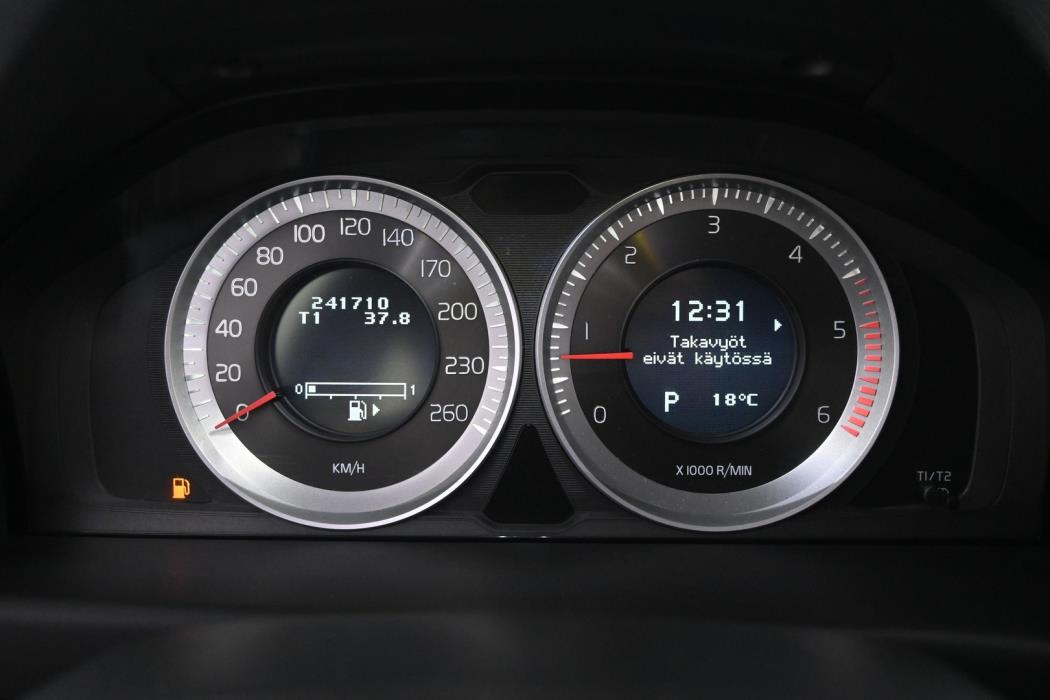VOLVO V70 2013